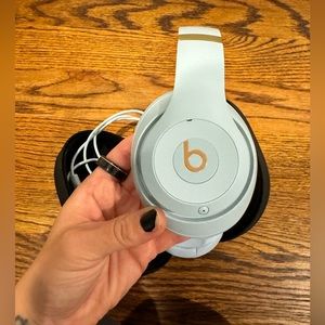 Beats by Dre Studio 3 Bluetooth with Cord + Case